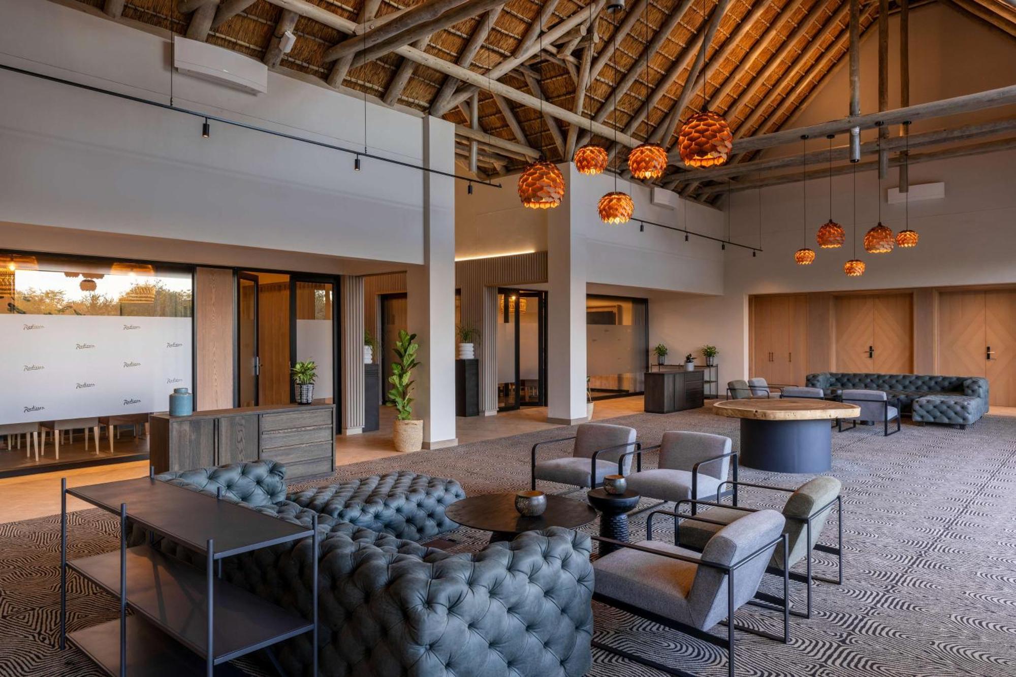 Radisson Safari Hotel Hoedspruit Exterior photo The interior of the new terminal
