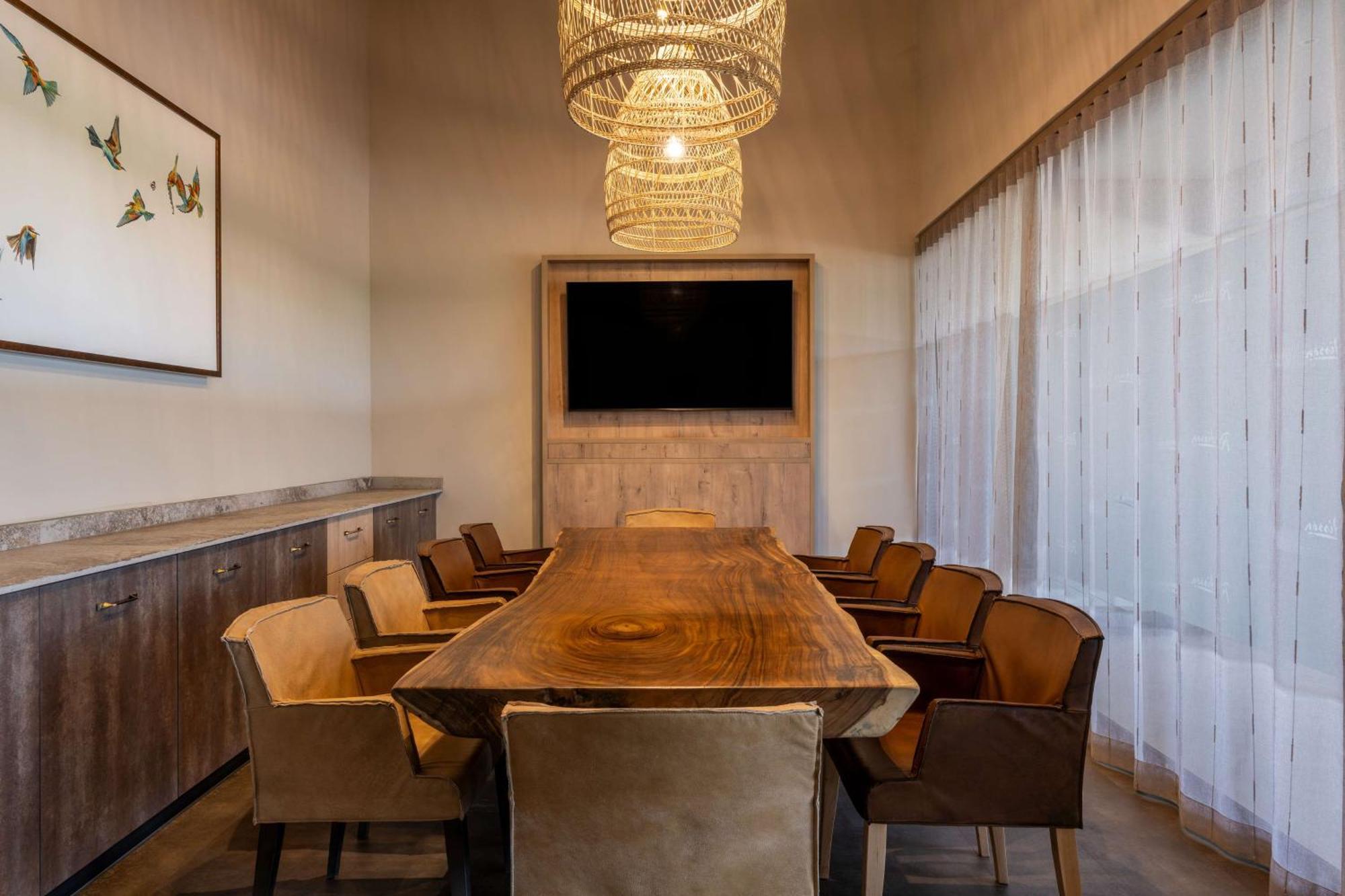 Radisson Safari Hotel Hoedspruit Exterior photo The private meeting room at the lounge