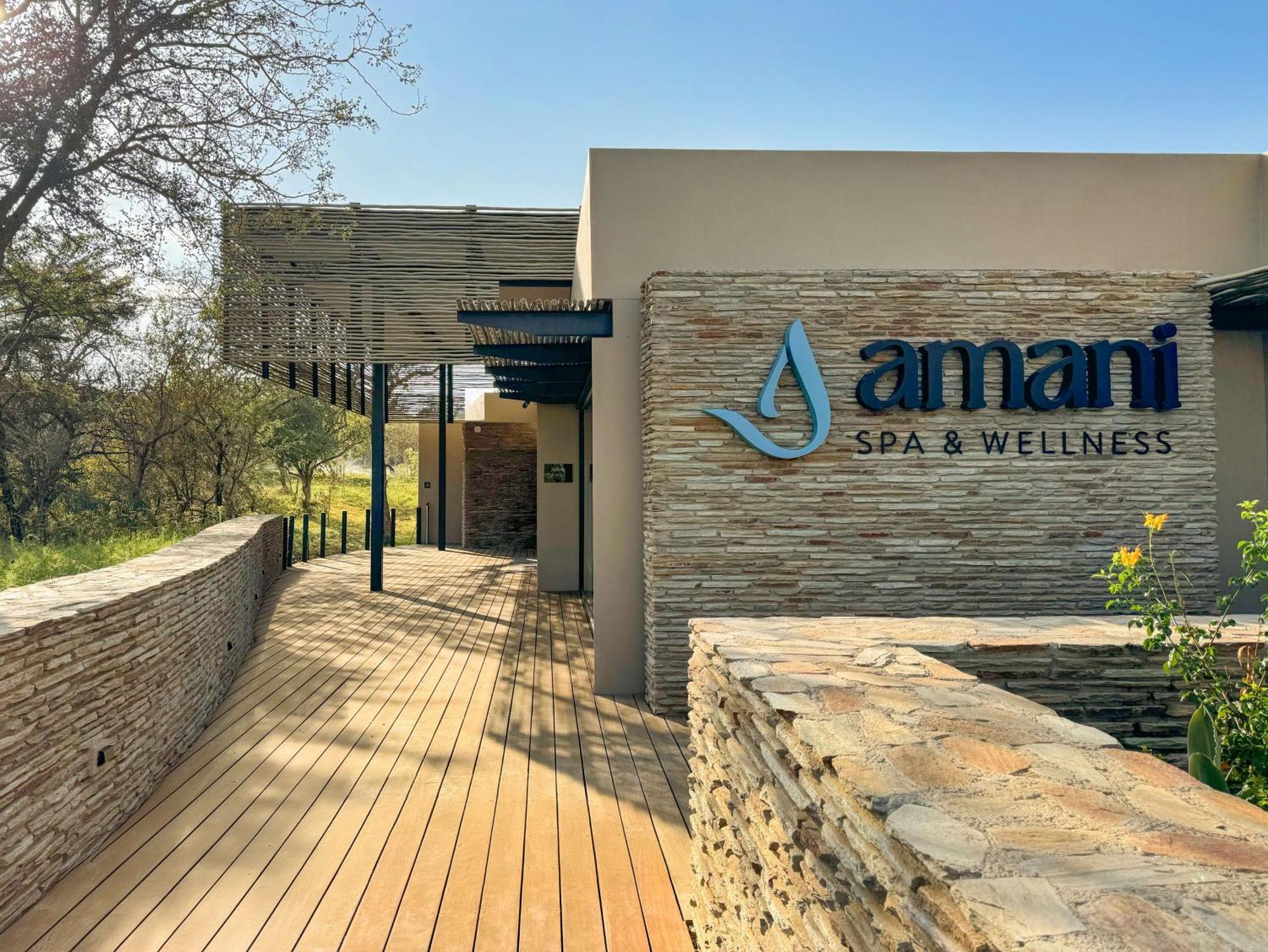 Radisson Safari Hotel Hoedspruit Exterior photo Entrance to the Amanani Spa
